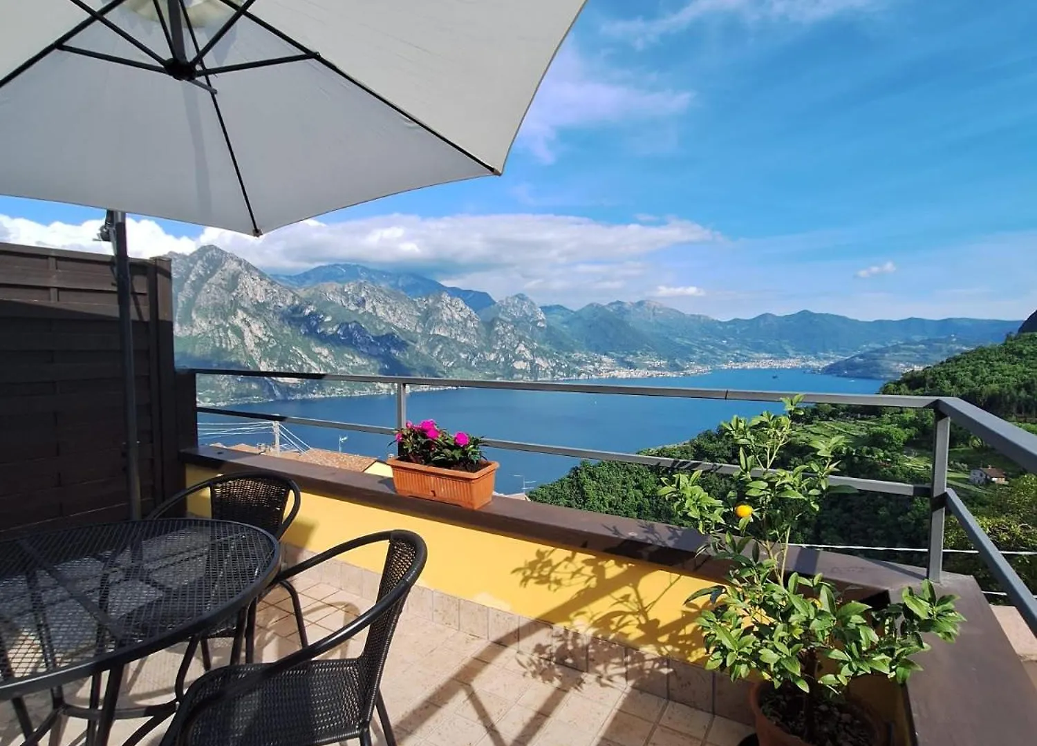 Lake Lodge Fonteno 0*,  Italy